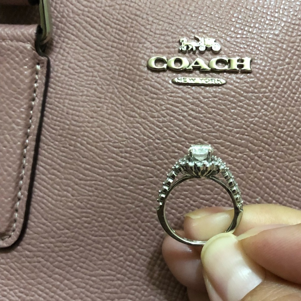 Woman white gold  ring size 7